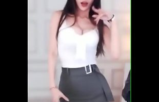 Korean girl (BJ Winter) titty bounce